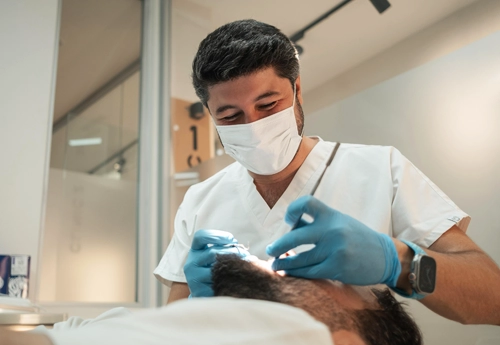 Yetişkinlerde Çene Geriliği Tedavisi